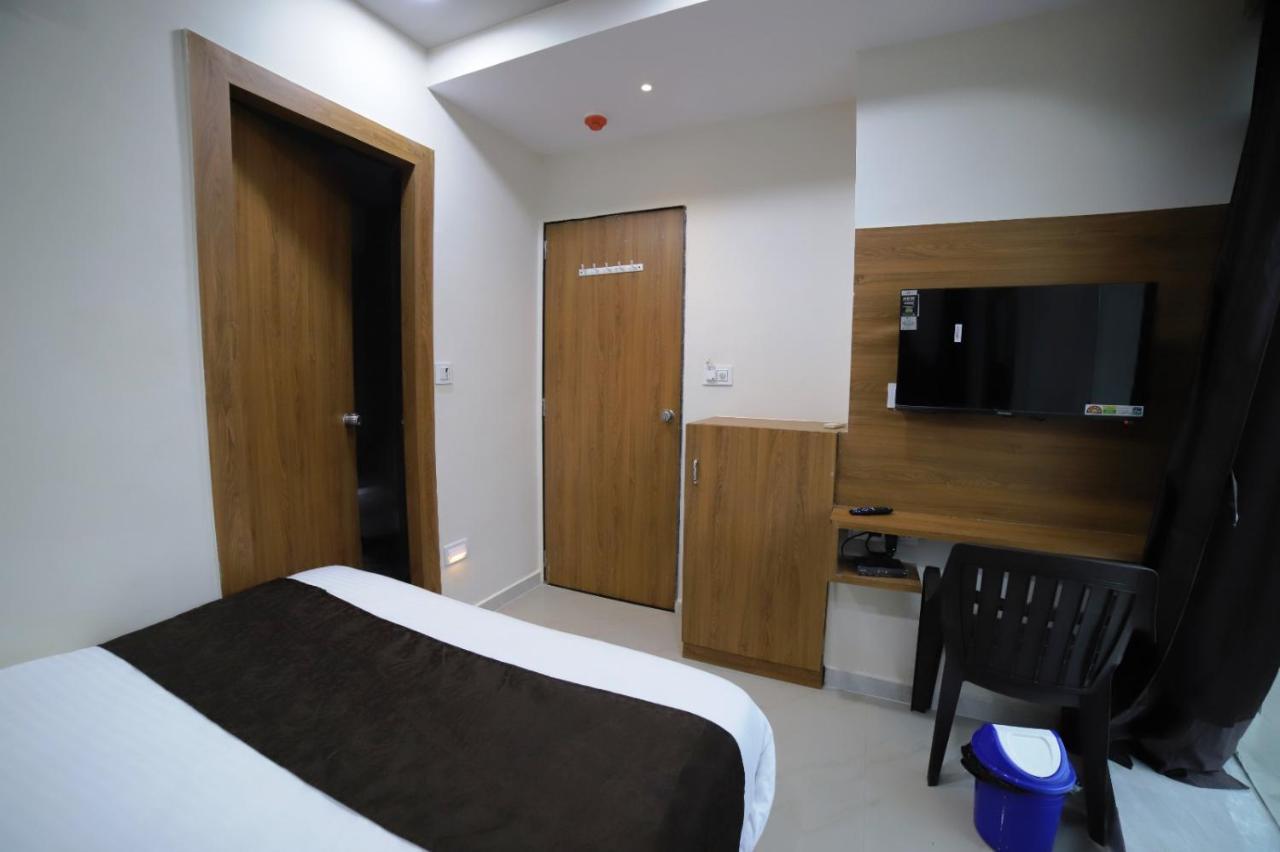 Hotel Surya Villa Ahmedabad Exterior foto